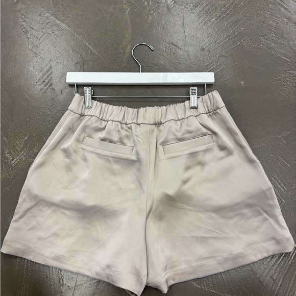 Sarka High Rise Short - Picture 2 of 3